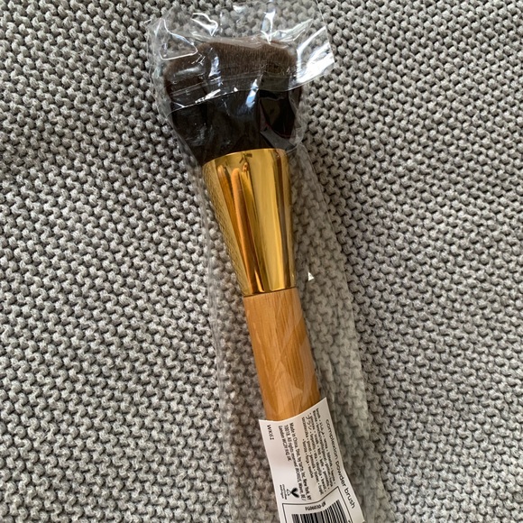 complexion powder brush - Picture 2 of 3